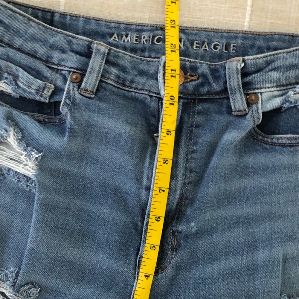 12 Long American Eagle Outfitters High-Rise Distressed Blue Mom Jeans - Picture 11 of 12